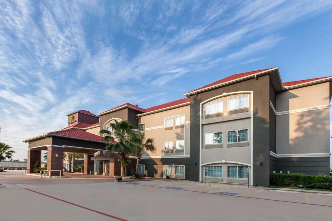 La Quinta by Wyndham Houston New Caney photo