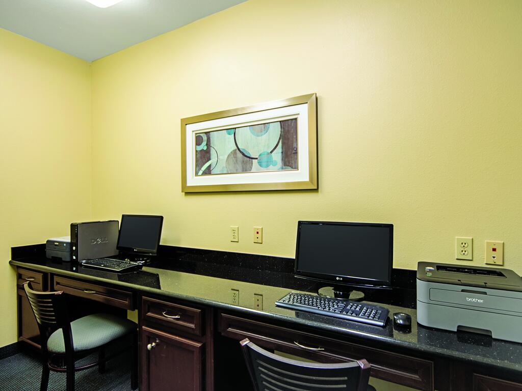 La Quinta by Wyndham Houston New Caney photo