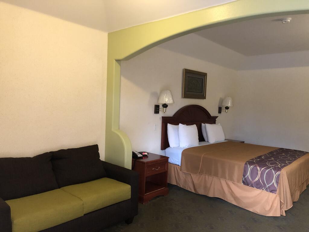 Porter Executive Inn & Suites photo