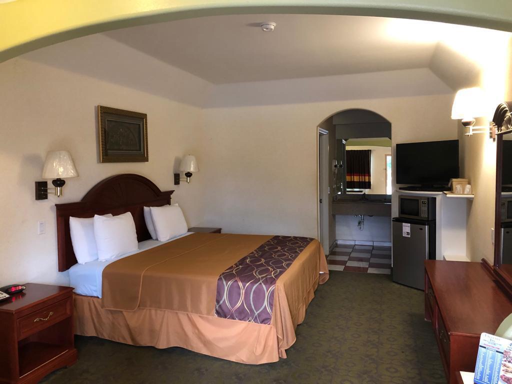 Porter Executive Inn & Suites photo