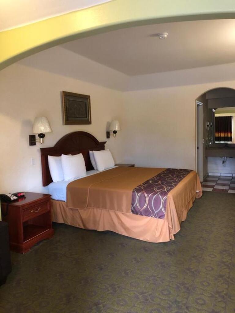 Porter Executive Inn & Suites photo