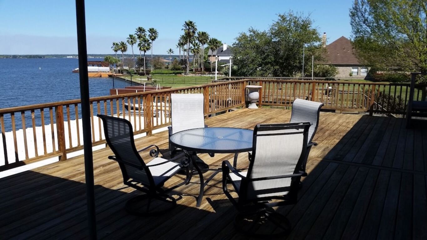 Lakefront Home - Private Fishing Pier - walk to stores & restaurants photo