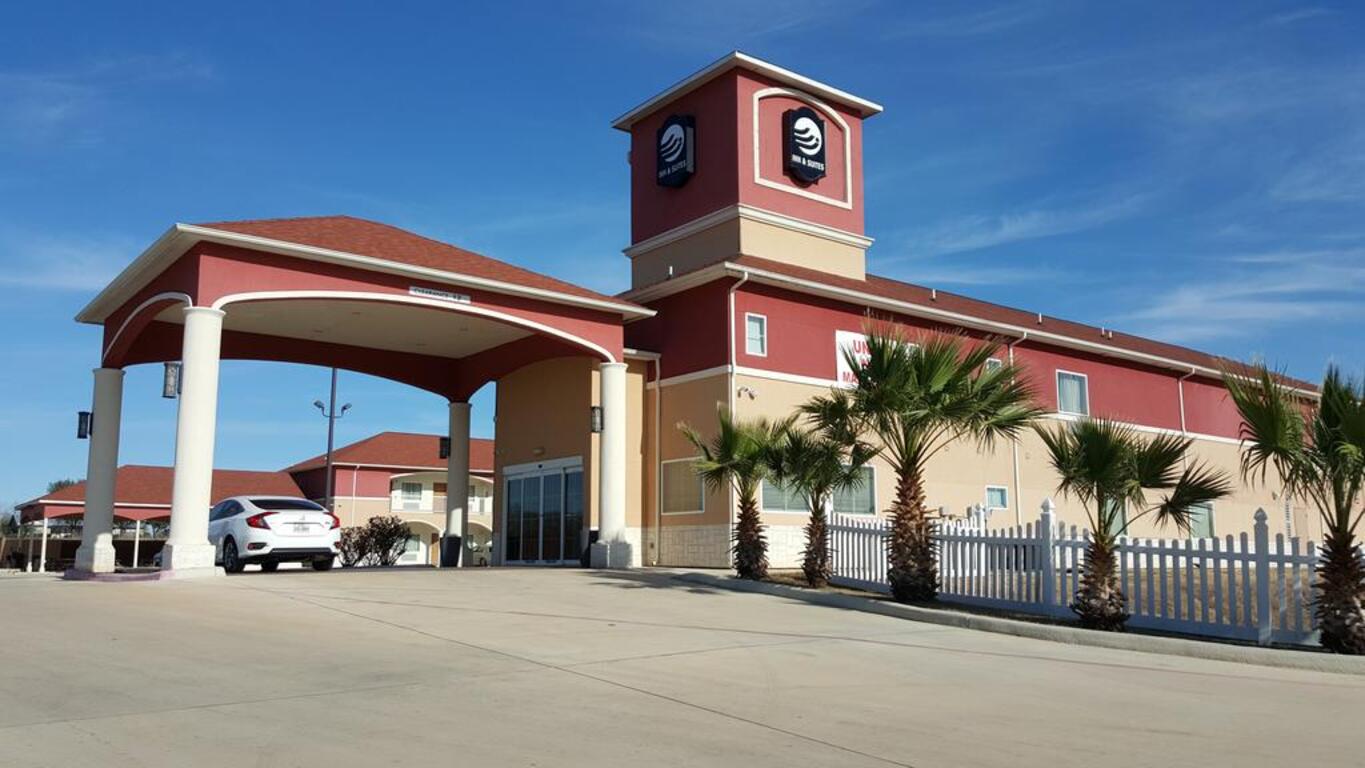 Executive Inn & Suites photo