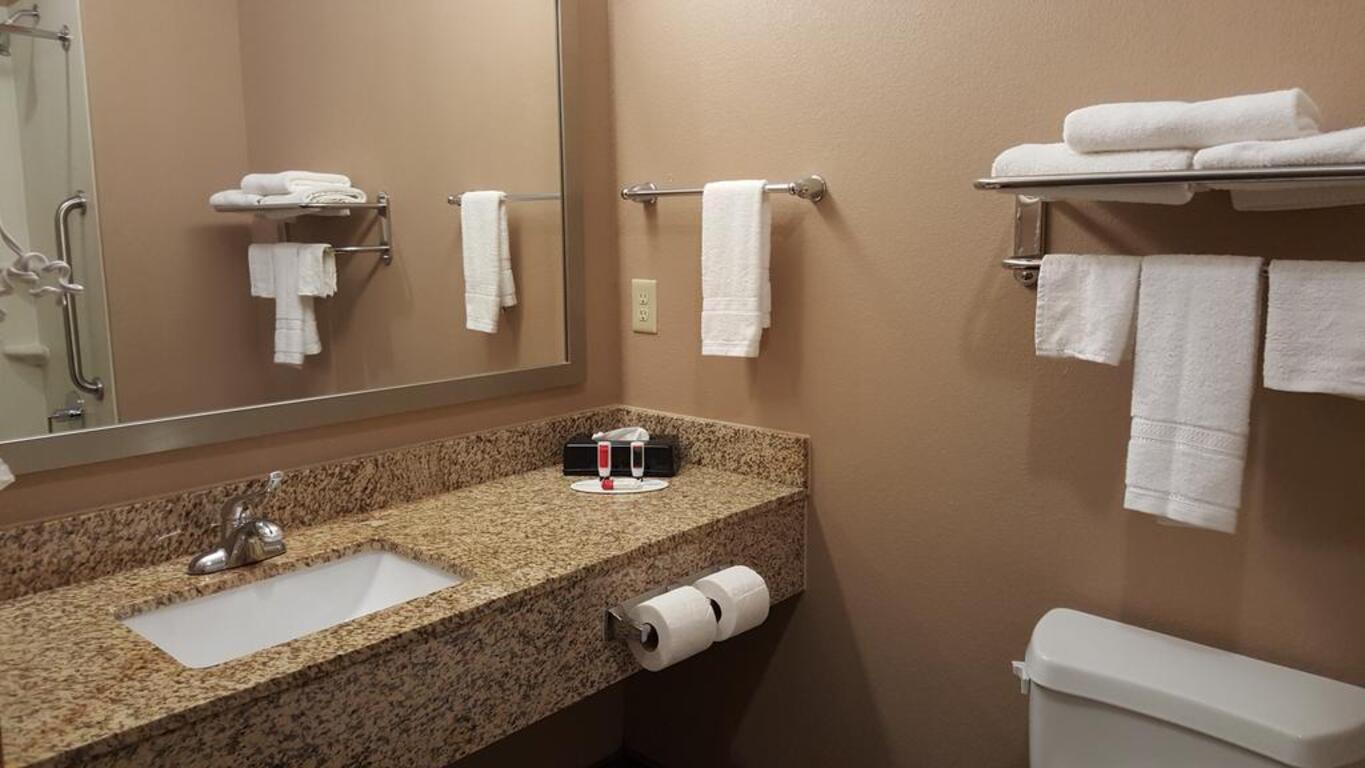 Executive Inn & Suites photo