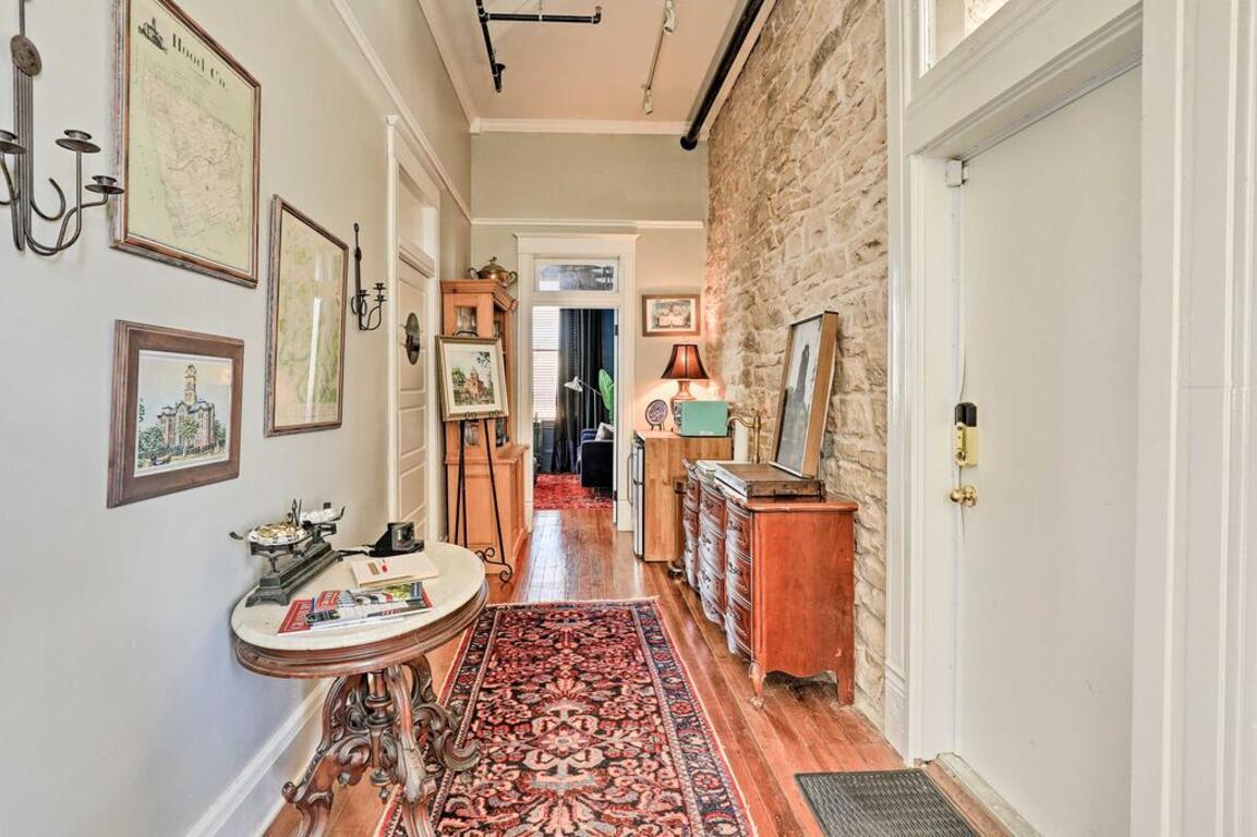 Chic Historic Granbury Apt Seen on Cash Pad! photo