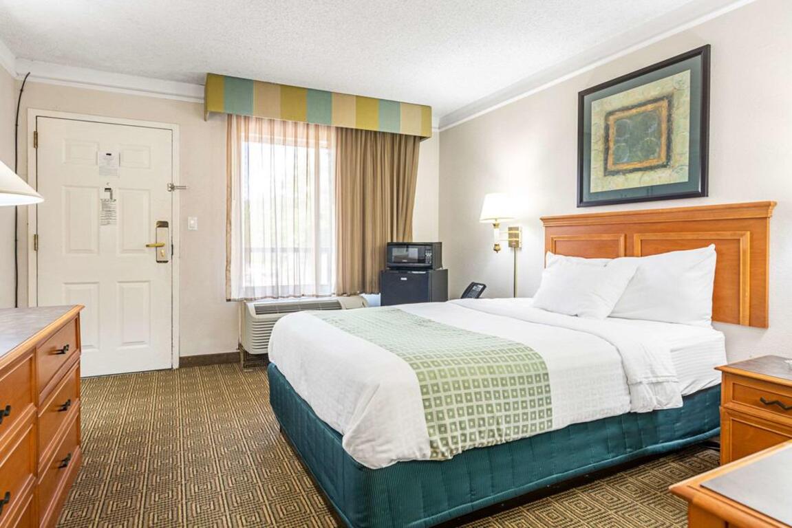 Rodeway Inn photo