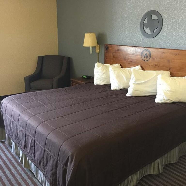 Atria Hotel and RV McGregor photo