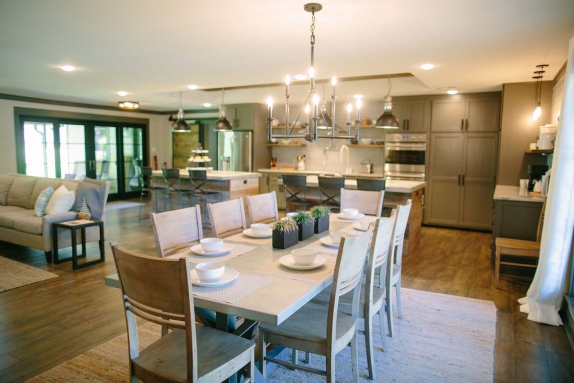 Fixer Upper's "Bachelor Pad" from Season 3 photo