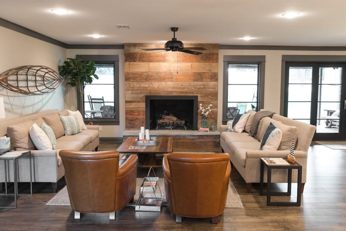 Fixer Upper's "Bachelor Pad" from Season 3 photo