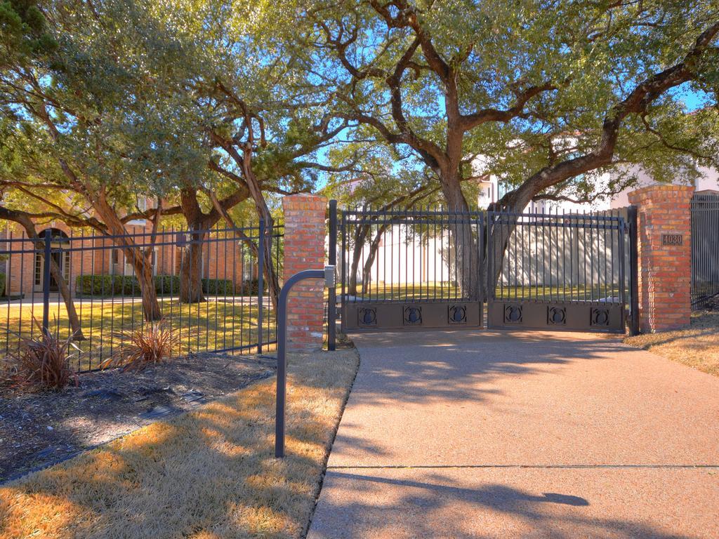 The Austin Country Club Estate photo