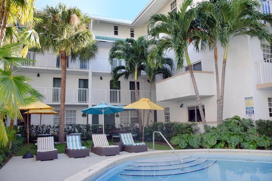 Suites at Coral Resorts photo