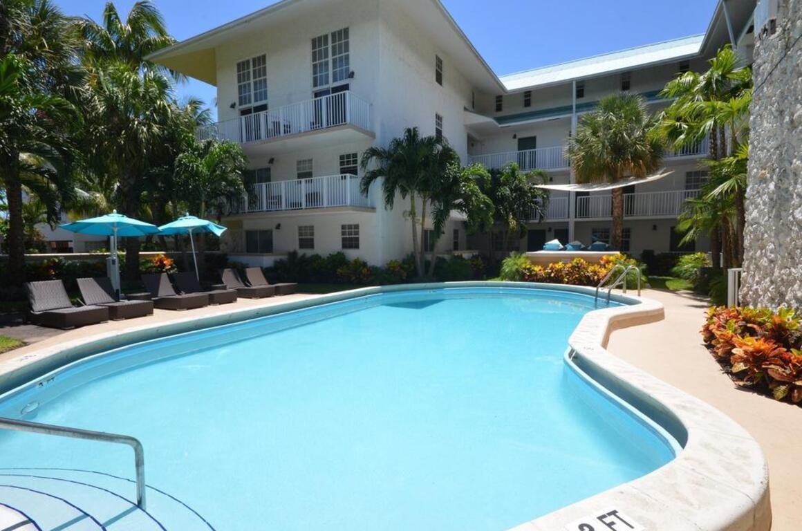 Suites at Coral Resorts photo