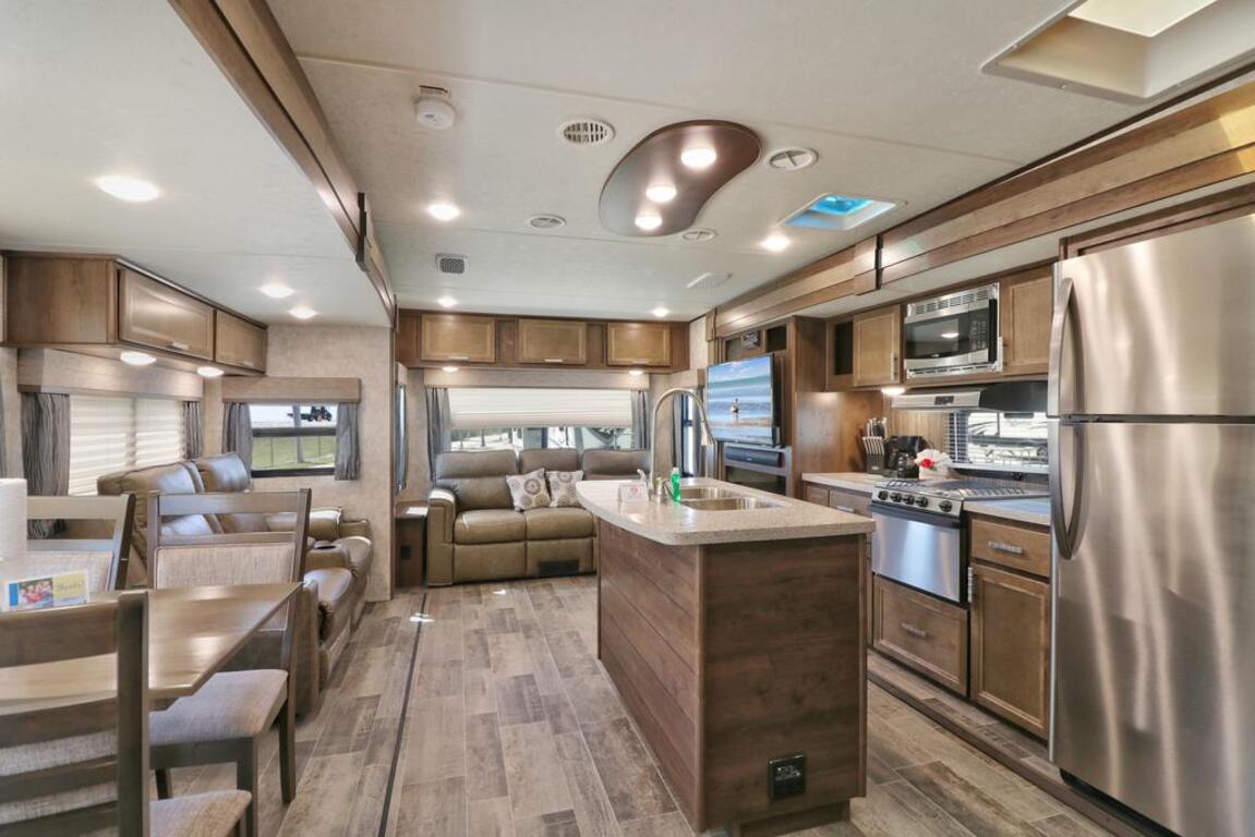 Sunshine Key King Travel Trailer 6 photo