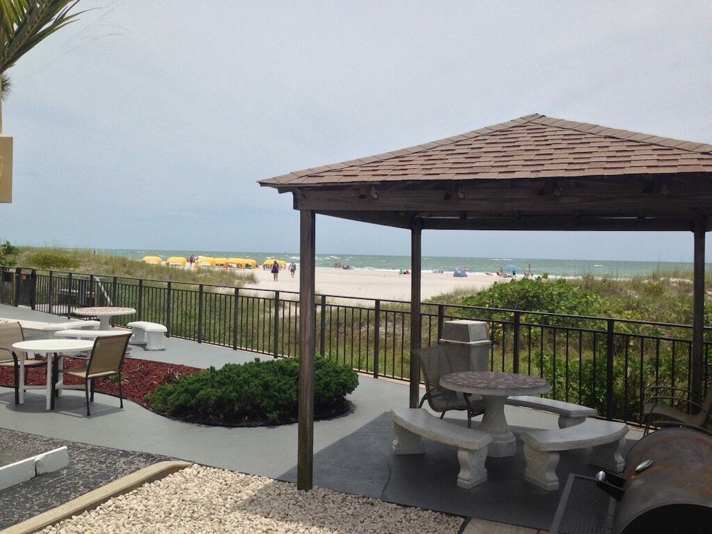 Gulf Beach Condo at John's Pass village /Madeira Norte building/ photo