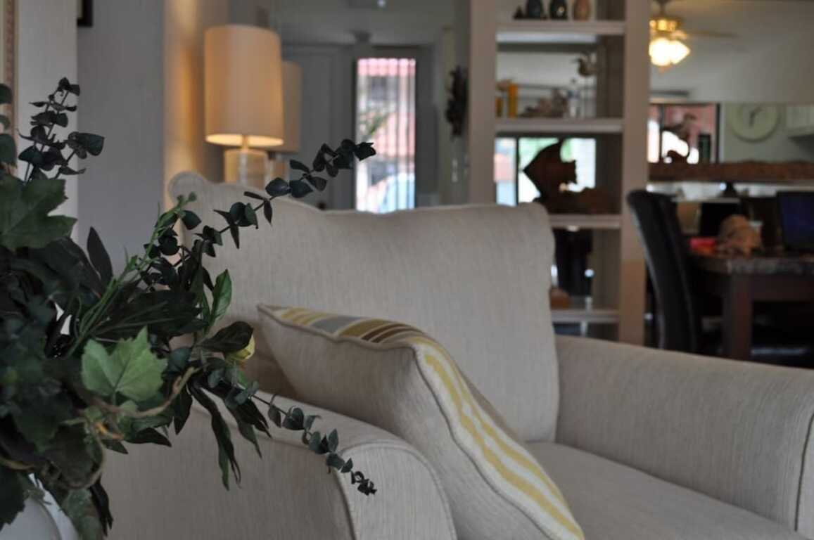 Runaway Bay Lovely 2-Bed condo by the beach photo