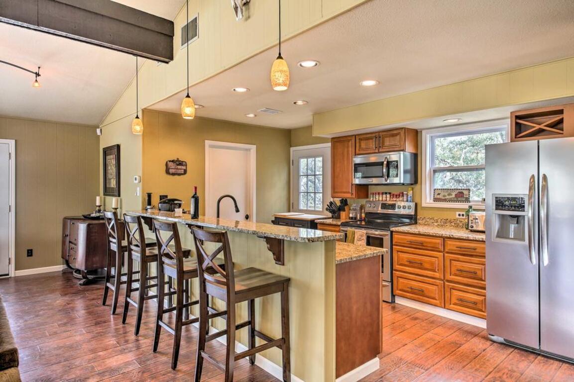 Canyon Lake Getaway with Game Room Less Than 1Mi to Boat Ramp! photo