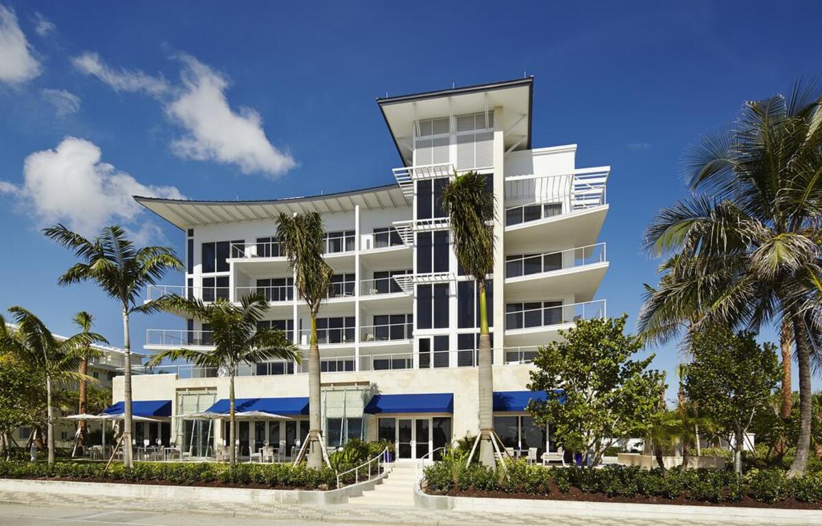 Royal Blues Hotel photo
