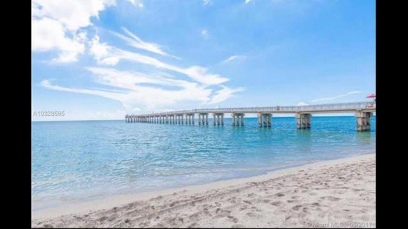 La Perla Sunny Isles Beach 16699 Collins Ave photo