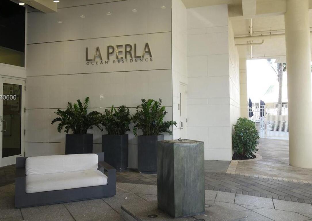 La Perla Sunny Isles Beach 16699 Collins Ave photo