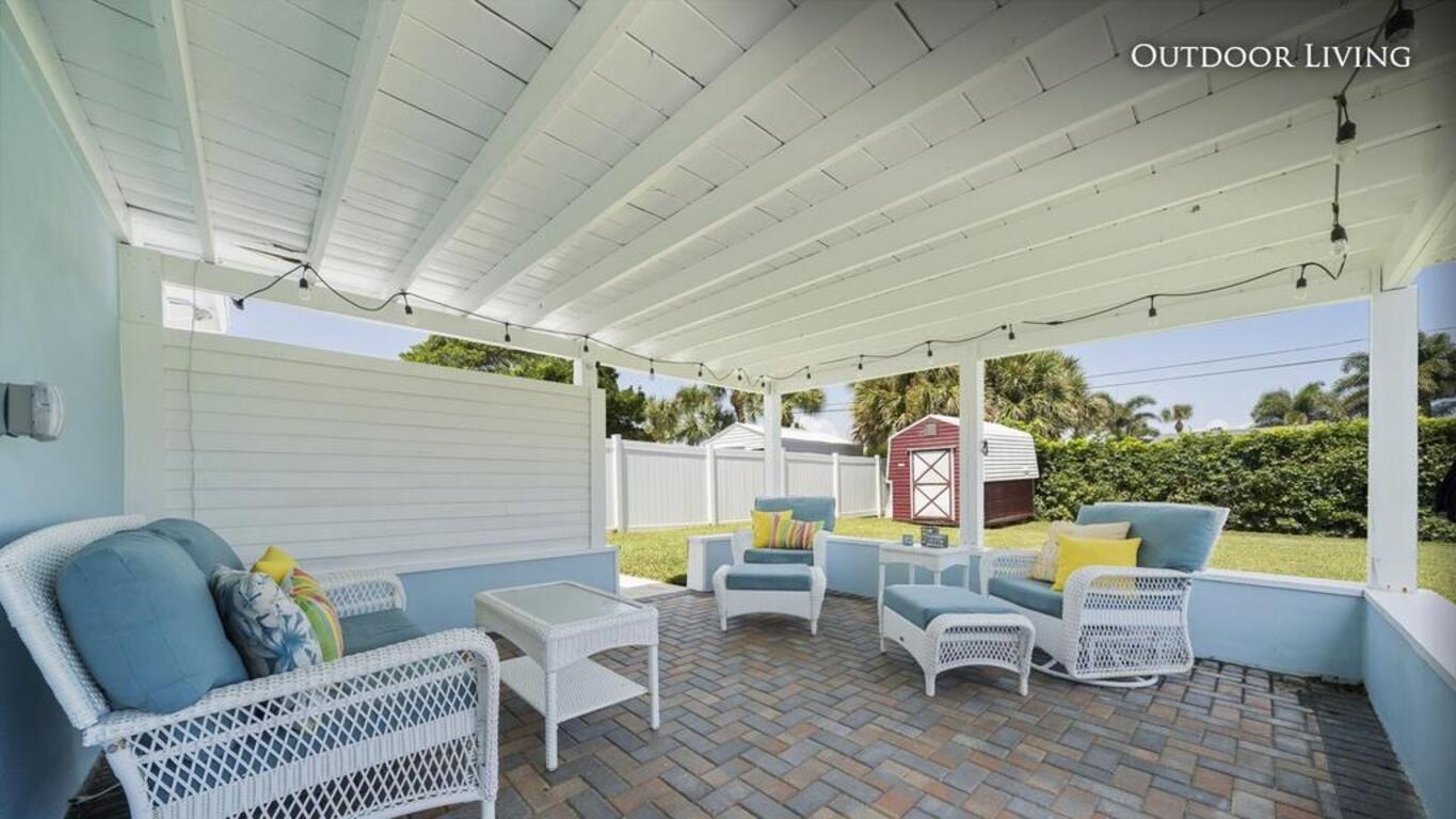The Red Door Beach Cottage At Cocoa Beach photo