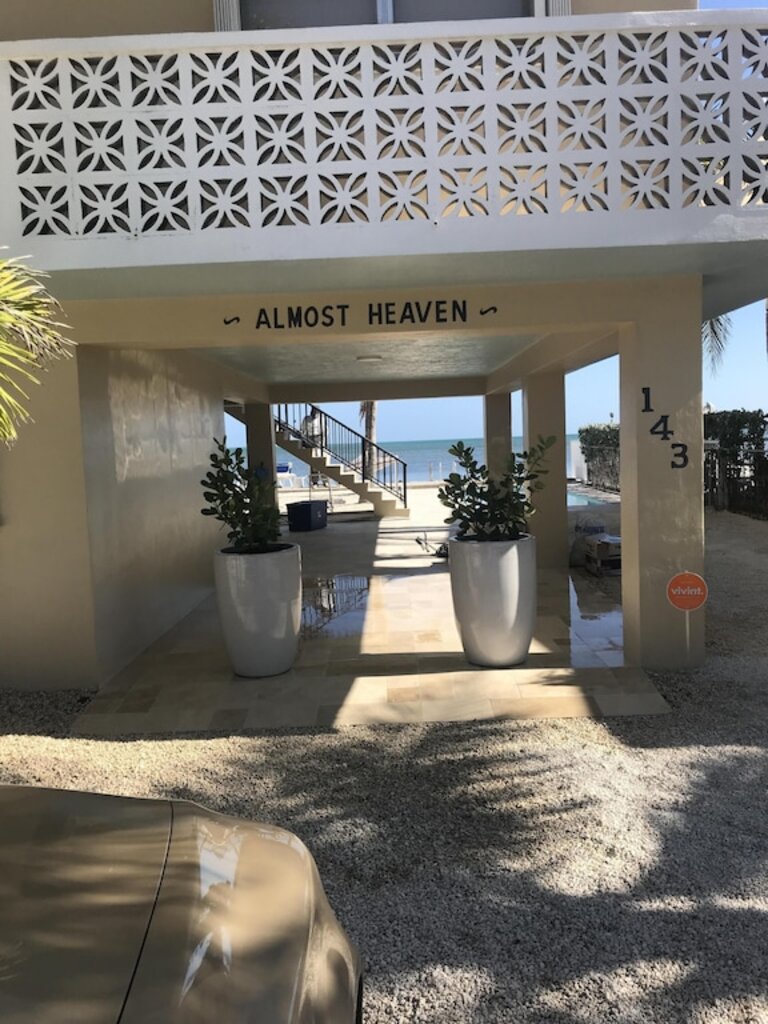 Oceanfront Private Pool, High Speed Internet "Almost Heaven" photo