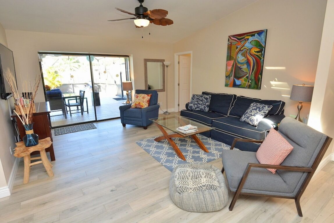 Beautiful Private Screened Pool/Patio Home, Recently Renovated and CLEAN! photo