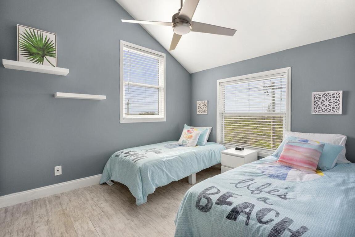 Ocean Front Sleep 14 Hemingway Dream photo