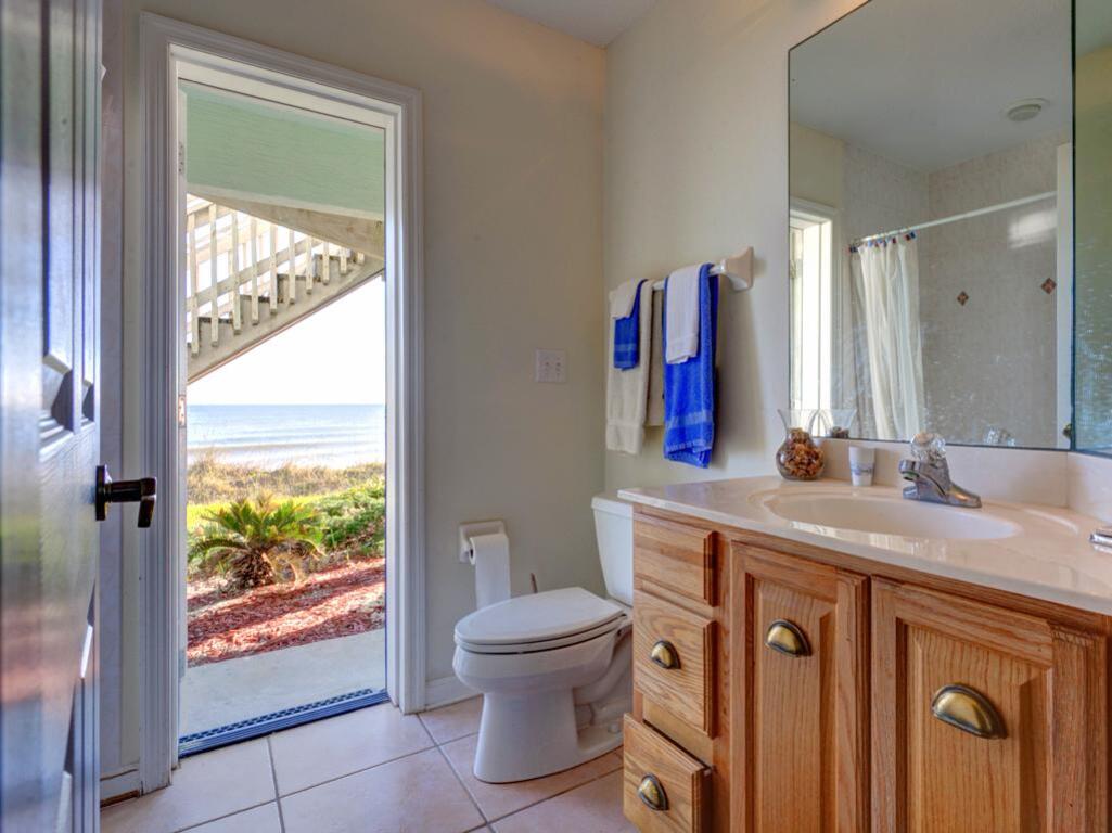 Beach Whisper, 4 Bedrooms, Sleeps 9, Beach Front, HDTV, WiFi photo