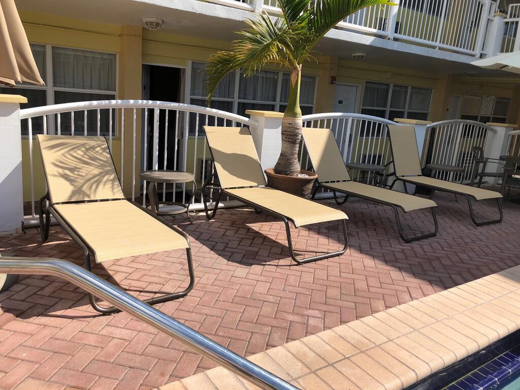 Beach Place Hotel photo