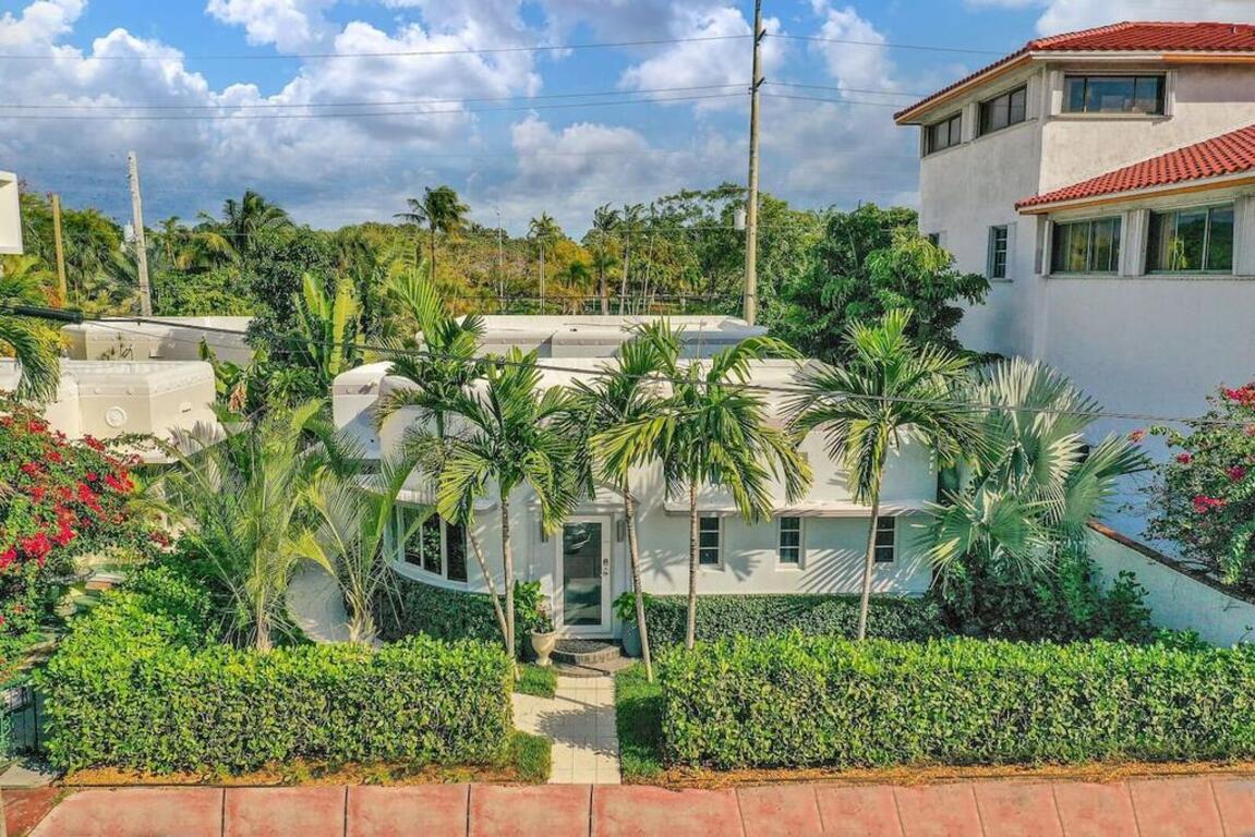 STUNNING MIAMI BEACH 2 BEDROOM BUNGALOW WITH HEATED POOL, MINUTES FROM THE BEACH photo