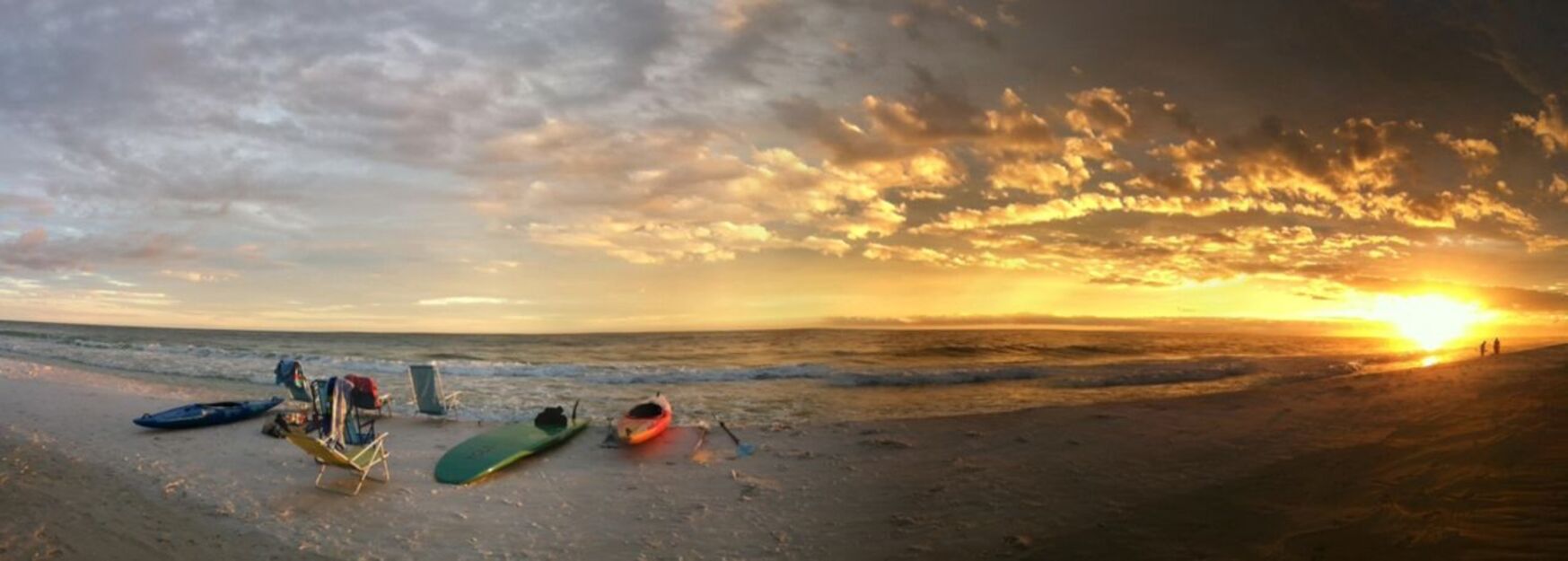 Great view with kayaks of Grayton Beach