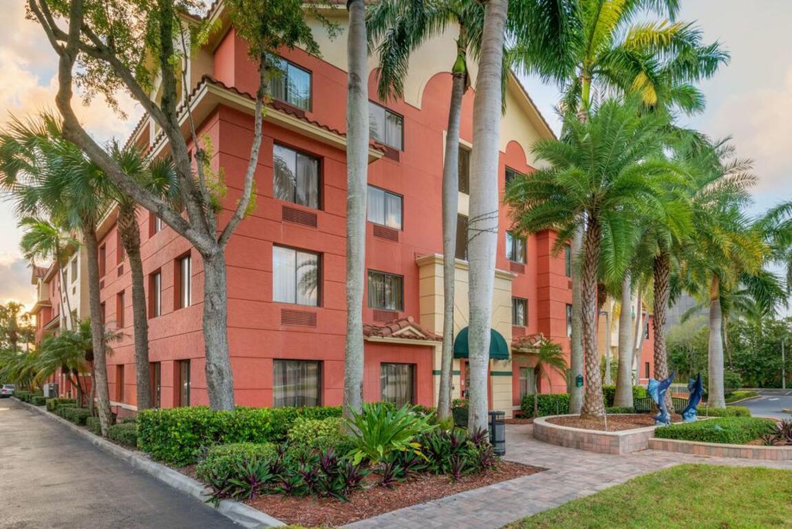 Best Western Plus Palm Beach Gardens Hotel & Suites and Conference Ct photo