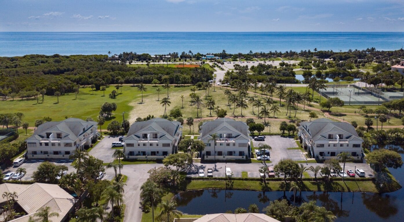 Updated Bella Vista Condo On Carlin Park -Walking Distance to Beach photo