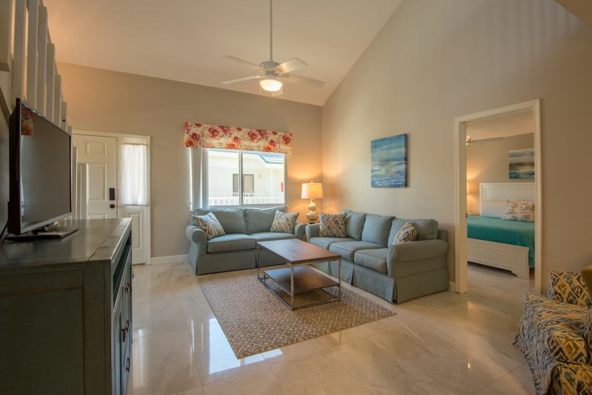 Updated Bella Vista Condo On Carlin Park -Walking Distance to Beach photo