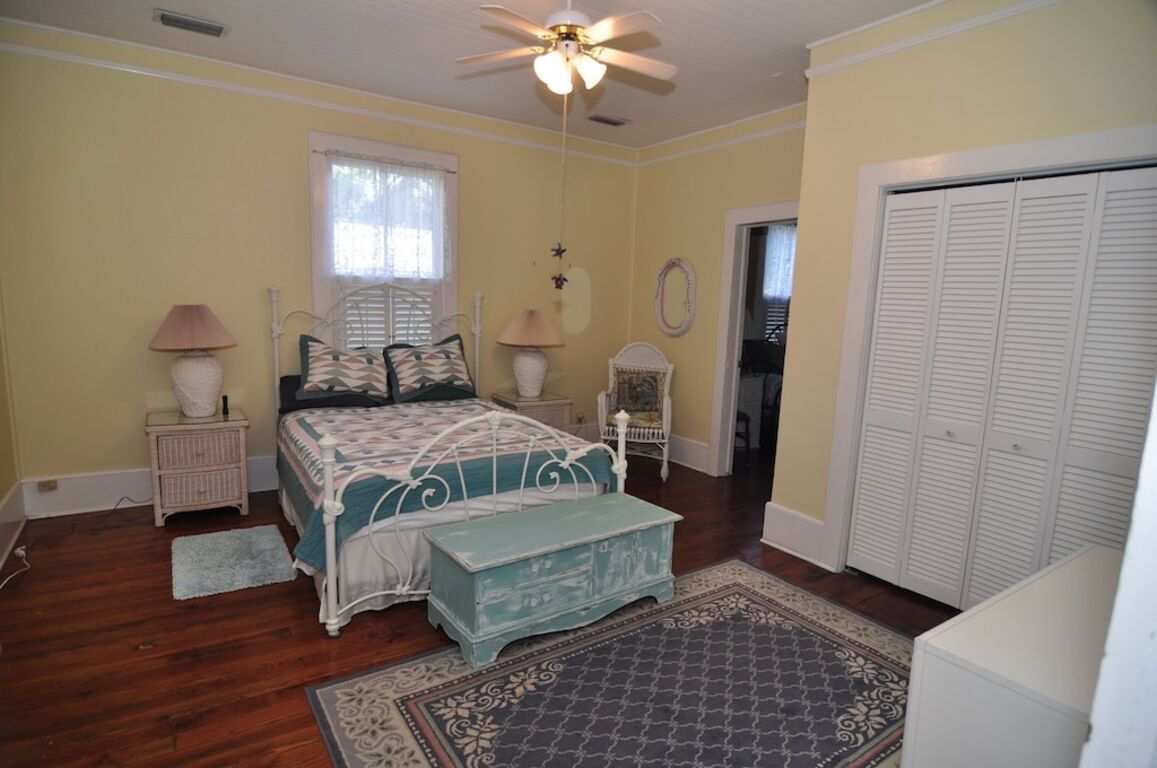 Historic Island Cottage in - Walk to Shop & Dine Fernandina - Modern Amenities photo