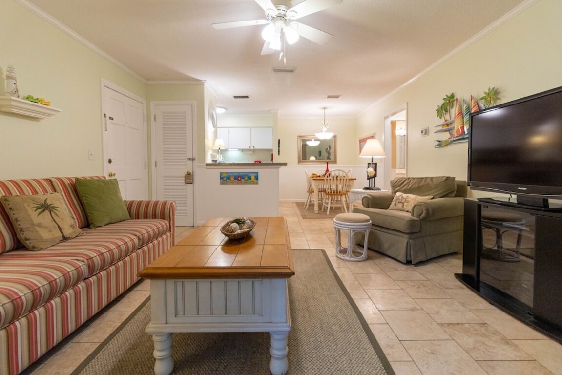 1BR Ground Floor Condo with Screened-in Porch! Steps away from Pool! photo