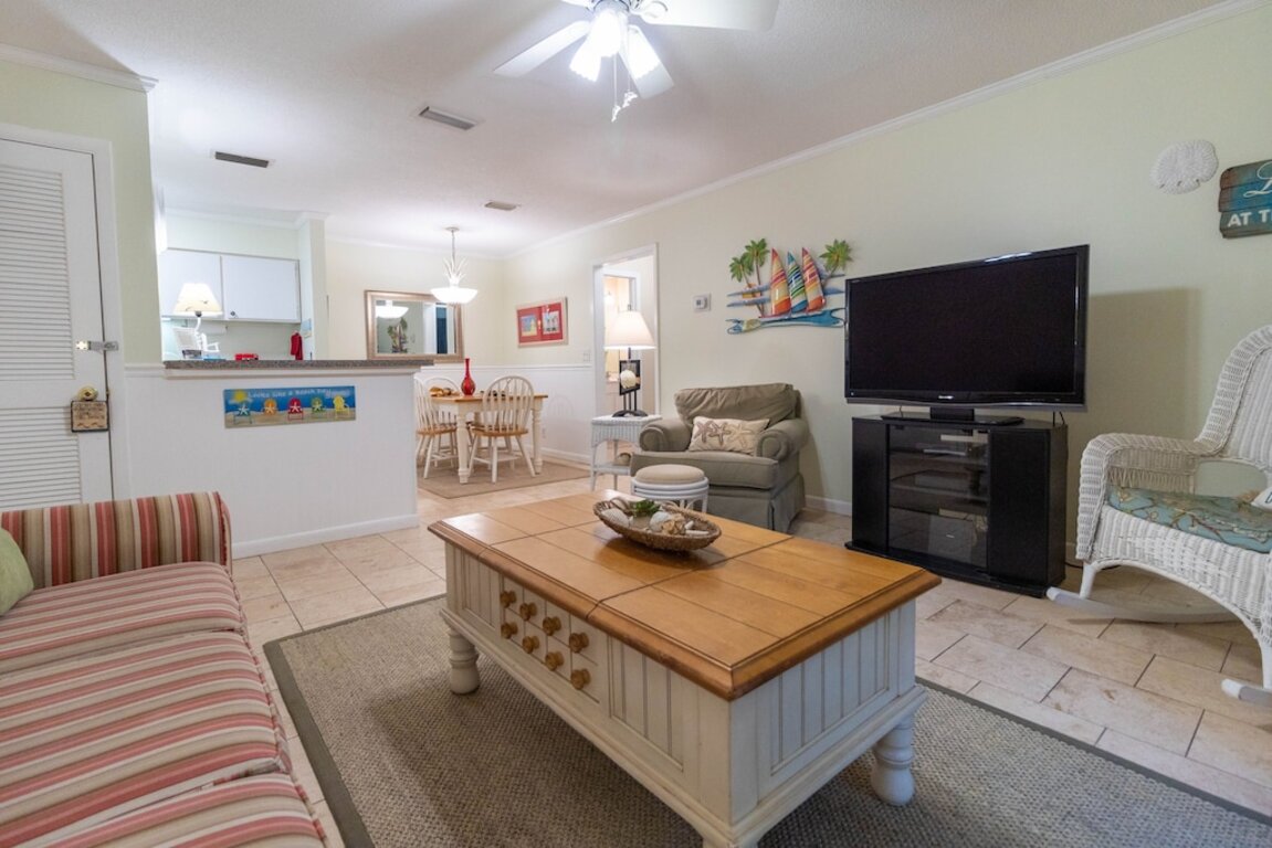 1BR Ground Floor Condo with Screened-in Porch! Steps away from Pool! photo