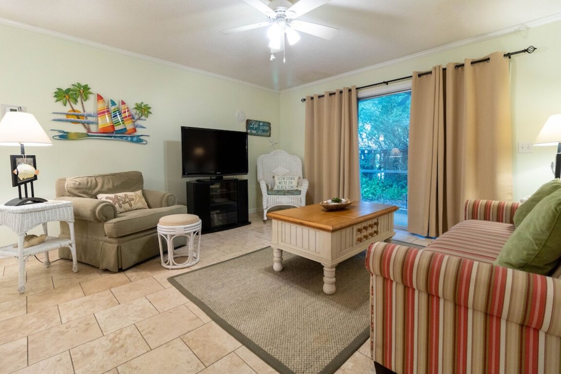 1BR Ground Floor Condo with Screened-in Porch! Steps away from Pool! photo