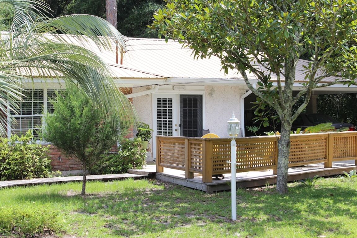 'The Dollyanna' Luxury One-Bedroom Mini-Suite photo