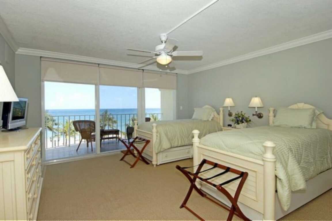 OCEANFRONT PENTHOUSE 4B 5BA, WALK TO RESTAURANTS,SHOPS photo