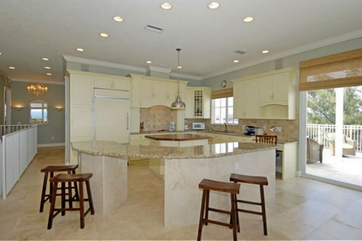 OCEANFRONT PENTHOUSE 4B 5BA, WALK TO RESTAURANTS,SHOPS photo