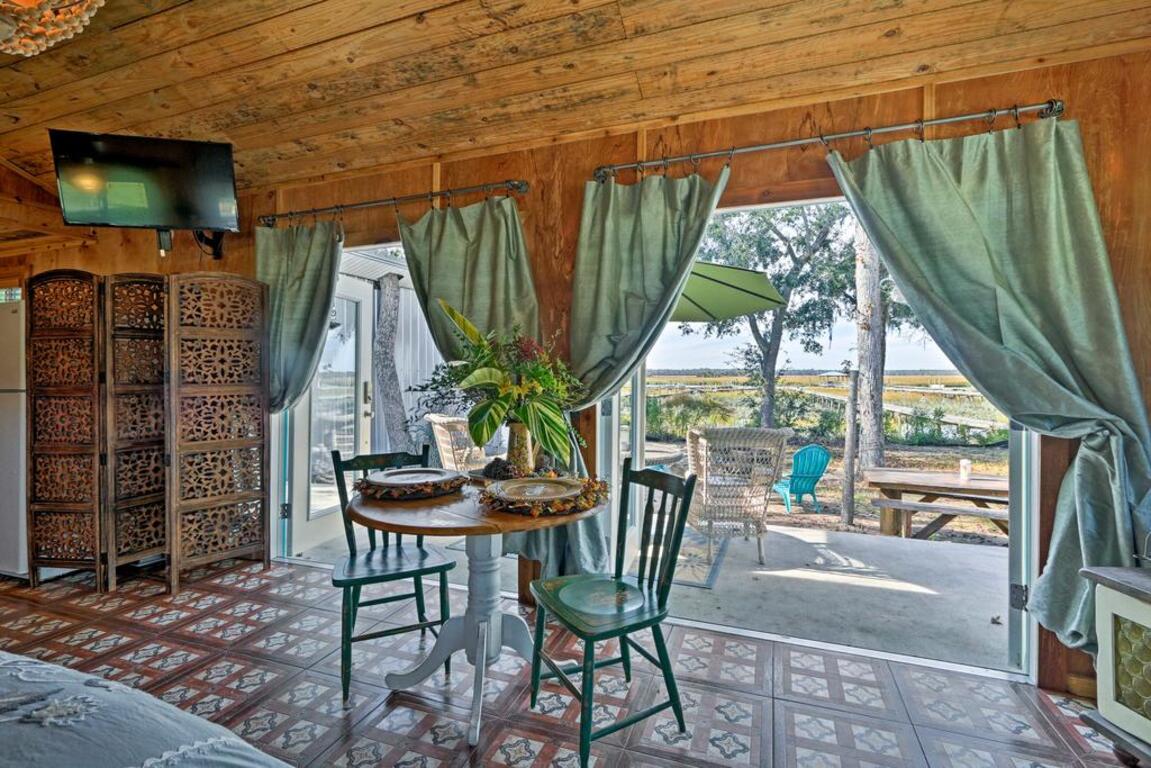 Santa Salvo Cassetta! Lovely Colonels Island Home photo