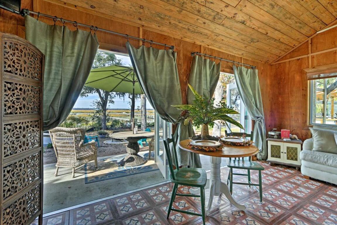 Santa Salvo Cassetta! Lovely Colonels Island Home photo