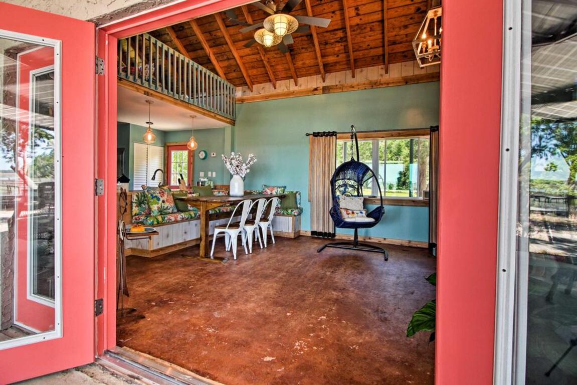 Susie Shanty Waterfront Colonels Island Studio! photo