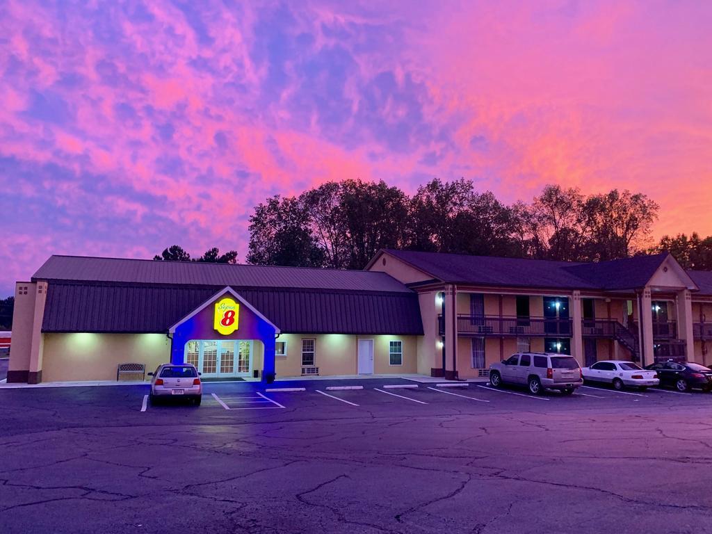Super 8 by Wyndham Carrollton GA photo