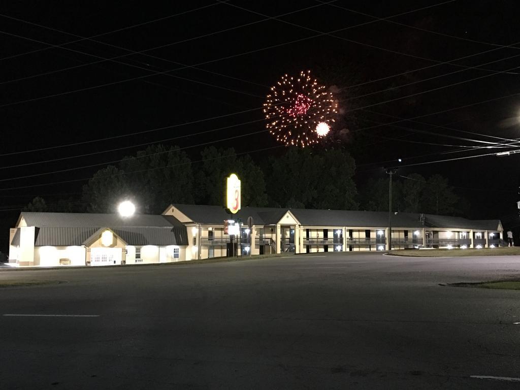 Super 8 by Wyndham Carrollton GA photo