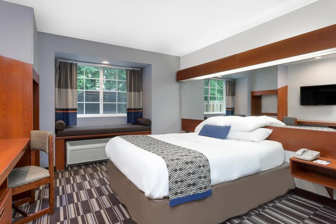 Microtel Inn & Suites by Wyndham Bremen photo