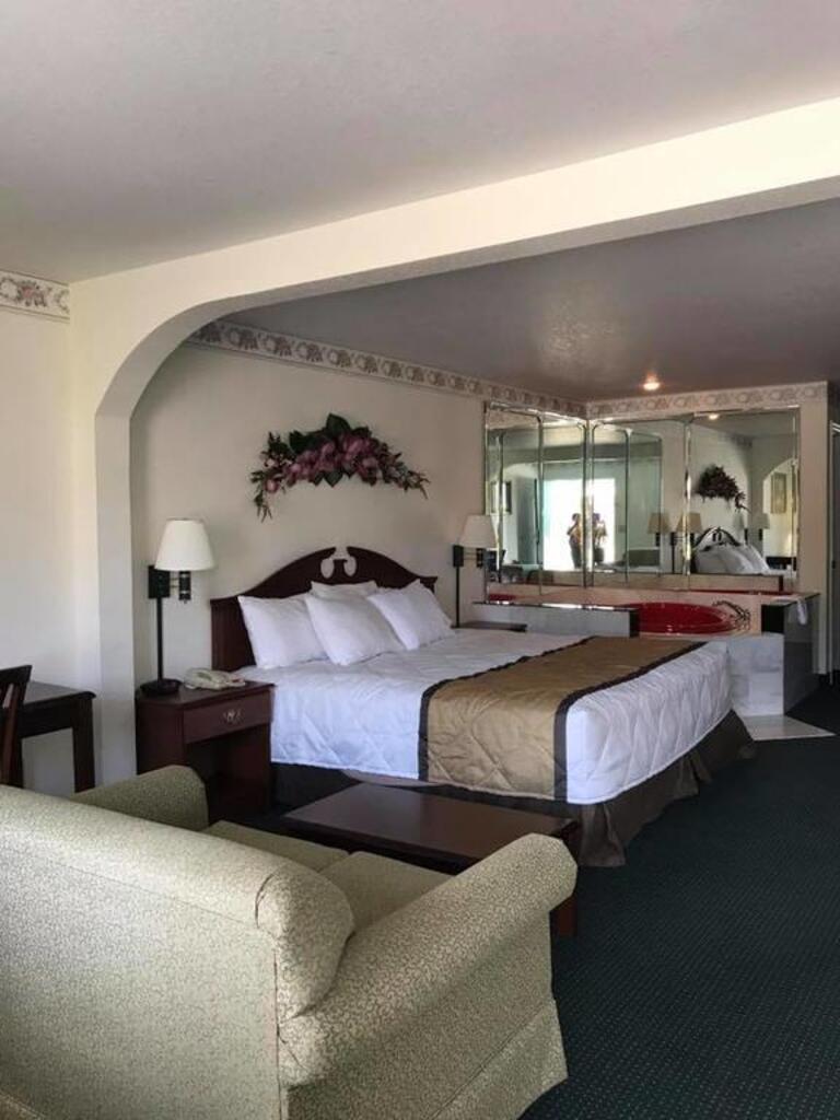 Garden inn & suites pine Mountain photo