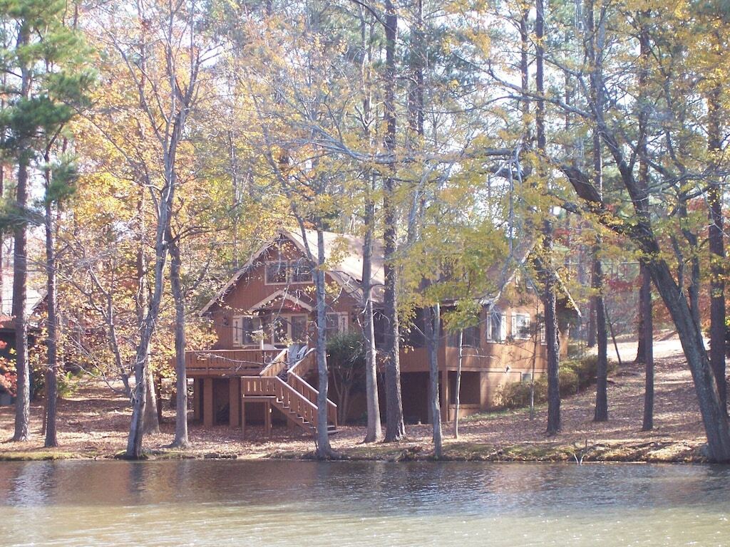 Spacious Lakefront Chalet Near Callaway Gardens & Roosevelt State Park photo