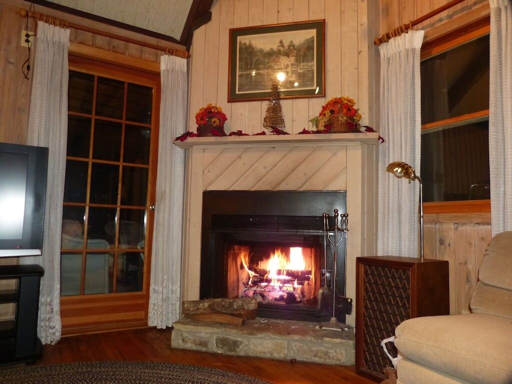 Spacious Lakefront Chalet Near Callaway Gardens & Roosevelt State Park photo